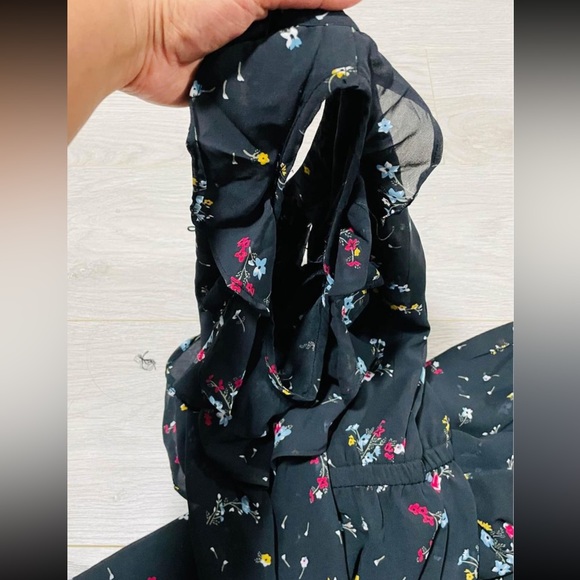 Rare black knee dress, good for outing and dinners - Picture 4 of 5